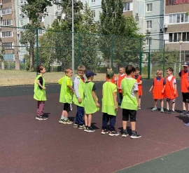 Лето с футбольным мячом